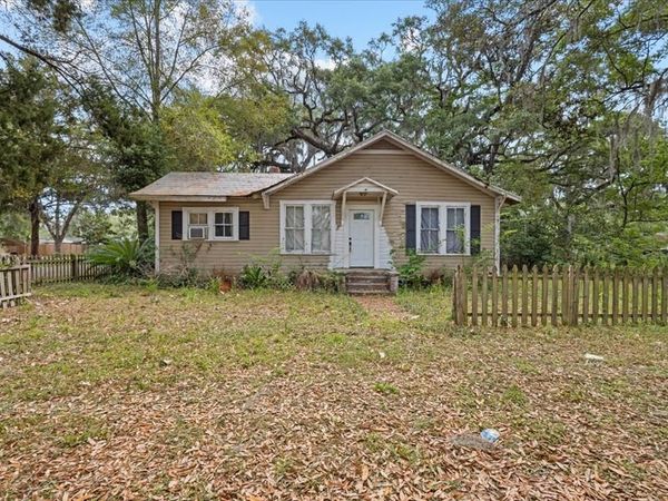 518 NE Second St, Trenton, FL 32693