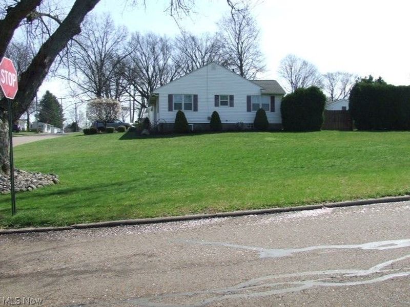 1366 Alphada Avenue, Akron, OH 44310 Photo 24