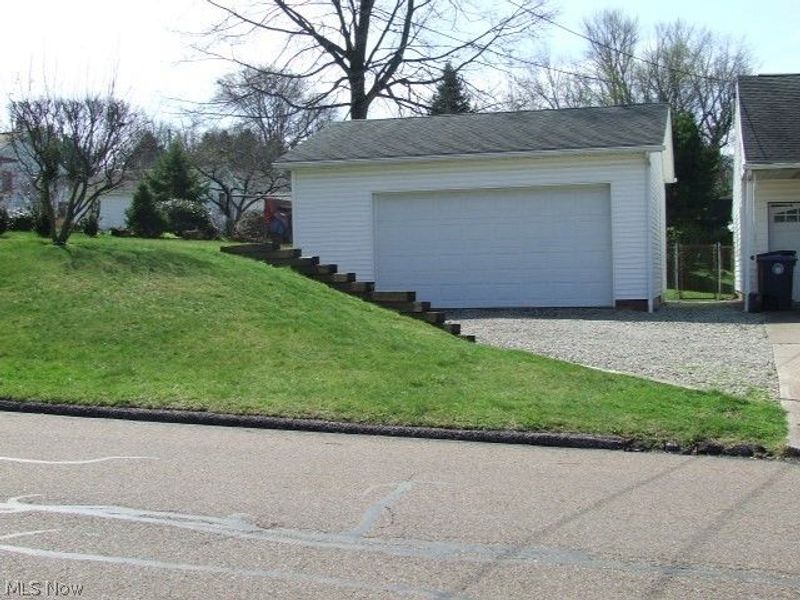 1366 Alphada Avenue, Akron, OH 44310 Photo 3