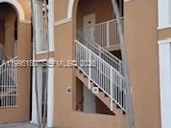 7070 NW 177th St, Unit 206-10, Hialeah, FL 33015