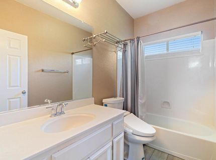 9331 Nestani Way, Elk Grove, CA 95758 Photo