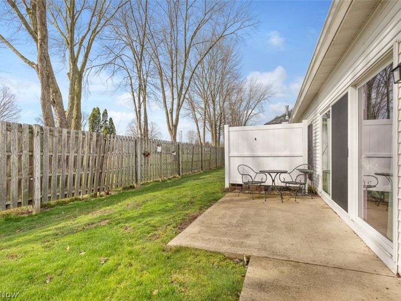 6960 Cottage Circle, North Ridgeville, OH 44039 Photo 18