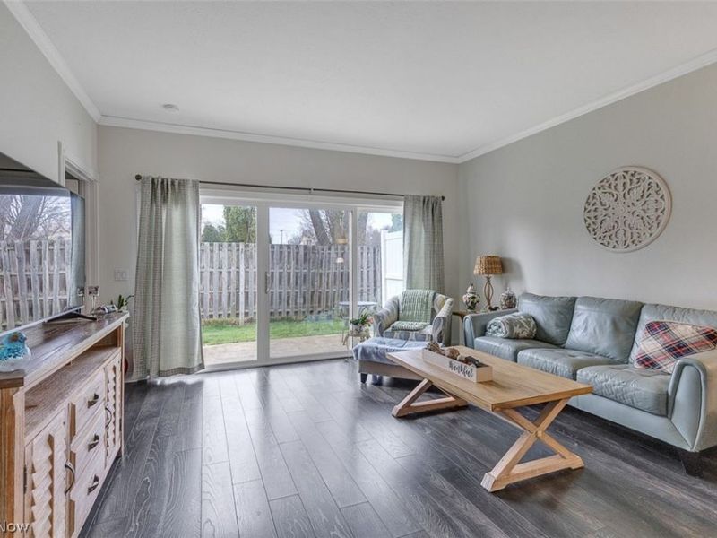 6960 Cottage Circle, North Ridgeville, OH 44039 Photo 2