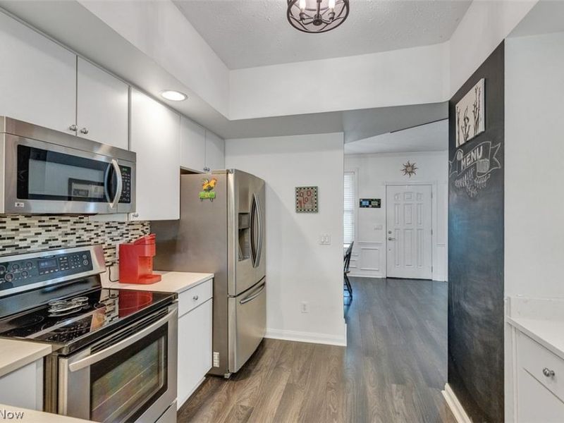 6960 Cottage Circle, North Ridgeville, OH 44039 Photo 7