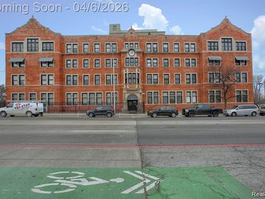 6533 E Jefferson Avenue, Detroit, MI 48207