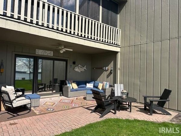 12601 N Pleasant Grove Road, Syracuse, IN 46567