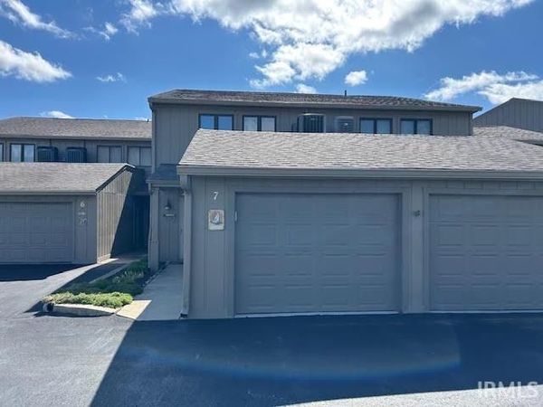 12601 N Pleasant Grove Road, Syracuse, IN 46567