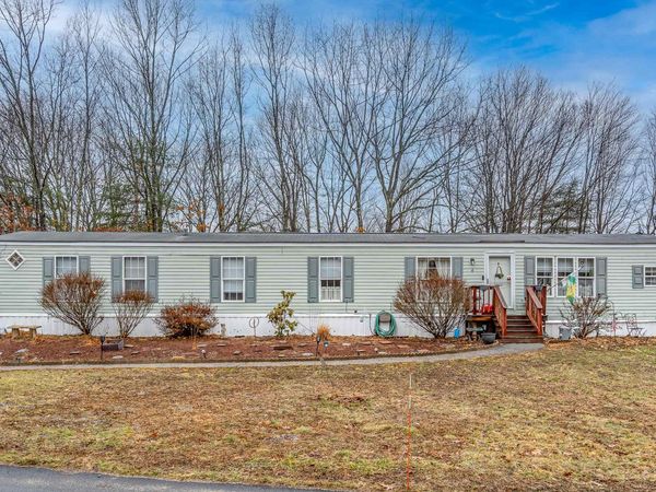 4 Cammett Drive, Raymond, NH 03077