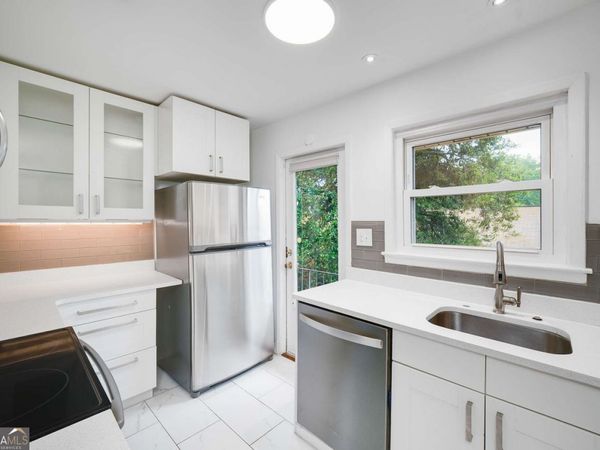 3510 Roswell Road NW, Unit M4, Atlanta, GA 30305