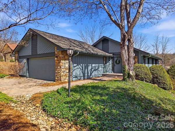 2070 Golfside Lane , Hendersonville, NC 28739