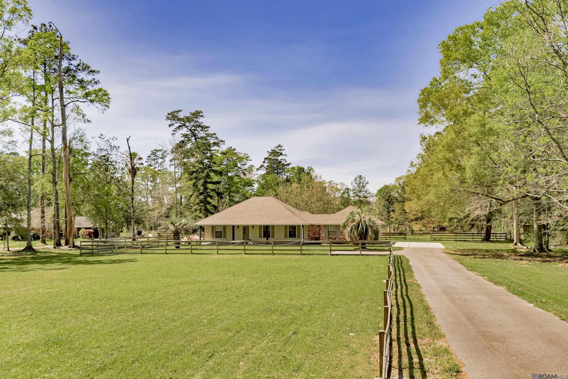 28675 Red Oak Dr, Walker, LA 70785 Main Photo