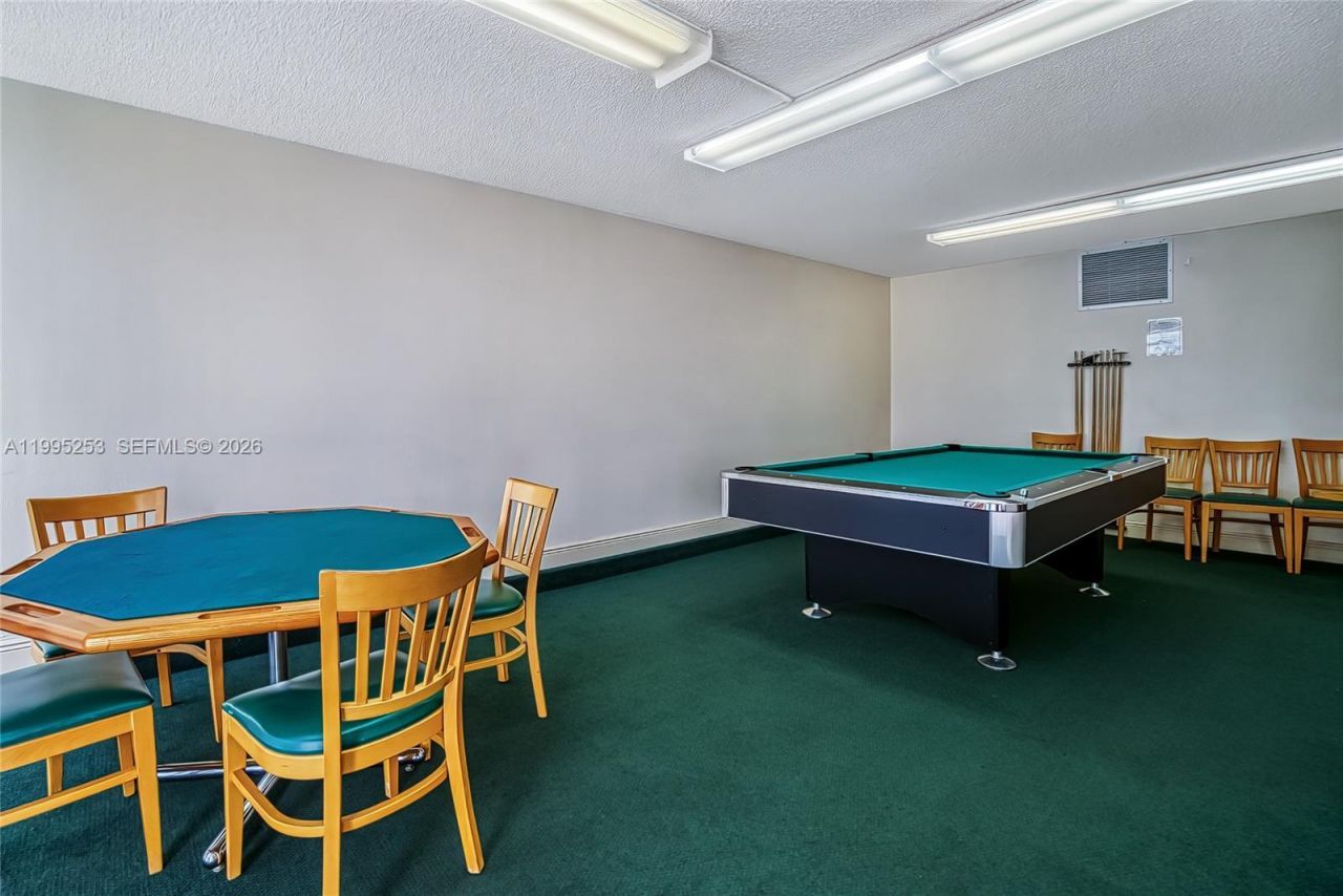 800 Parkview Dr, Unit 901, Hallandale Beach, FL 33009 Photo