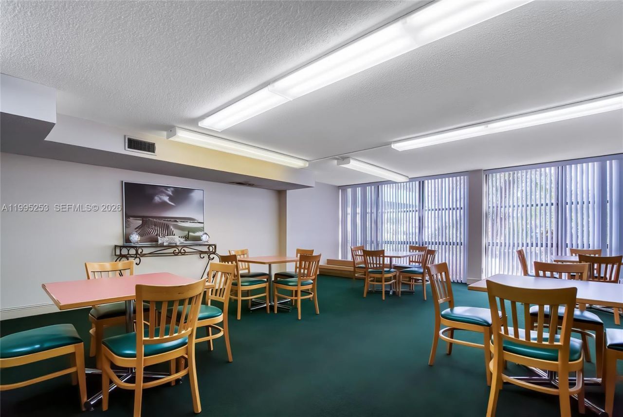 800 Parkview Dr, Unit 901, Hallandale Beach, FL 33009 Photo