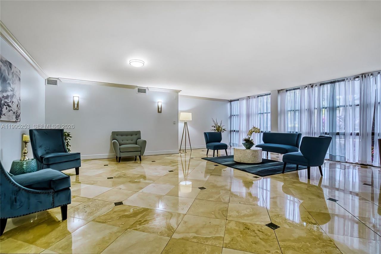 800 Parkview Dr, Unit 901, Hallandale Beach, FL 33009 Photo