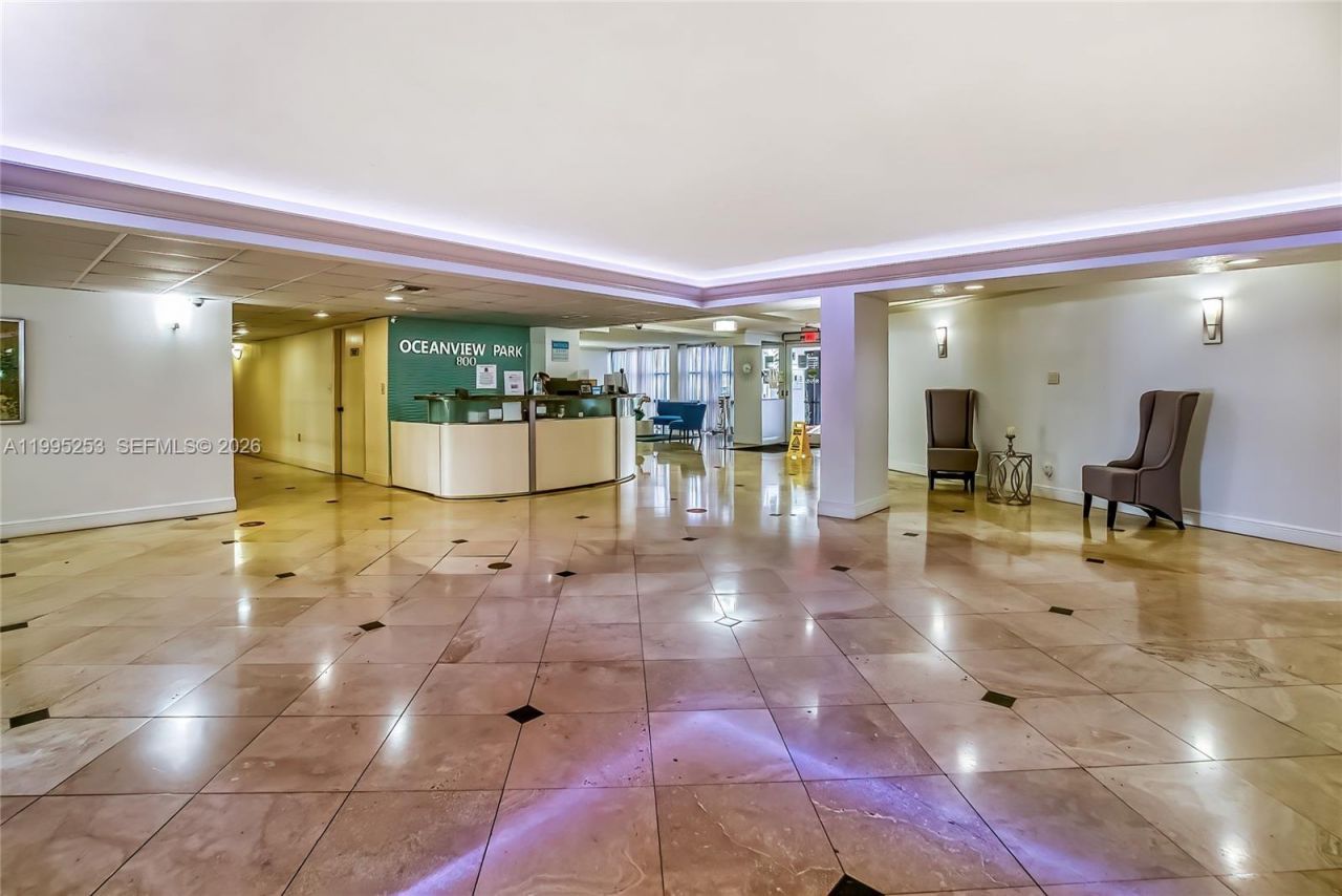 800 Parkview Dr, Unit 901, Hallandale Beach, FL 33009 Photo