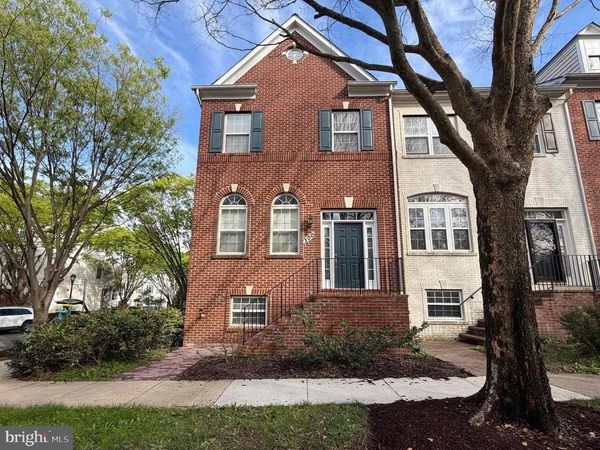 300 GARDEN VIEW SQUARE, ROCKVILLE, MD 20850