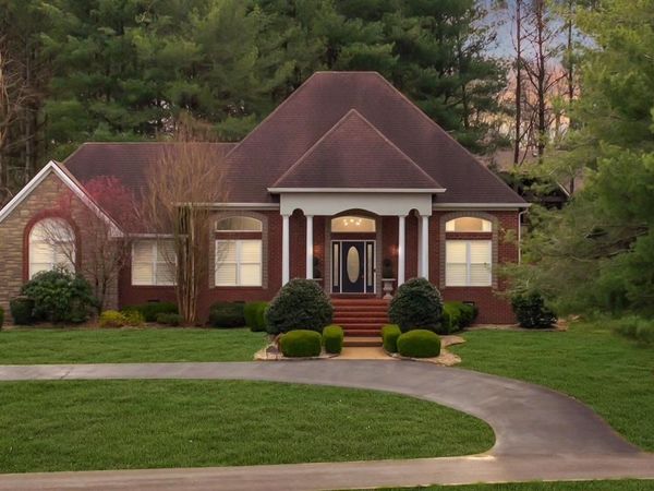 11 Whispering Pine Lane , Scottsville, KY 42164