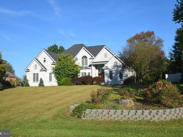3280 MUIRFIELD DRIVE , CHAMBERSBURG, PA 17202