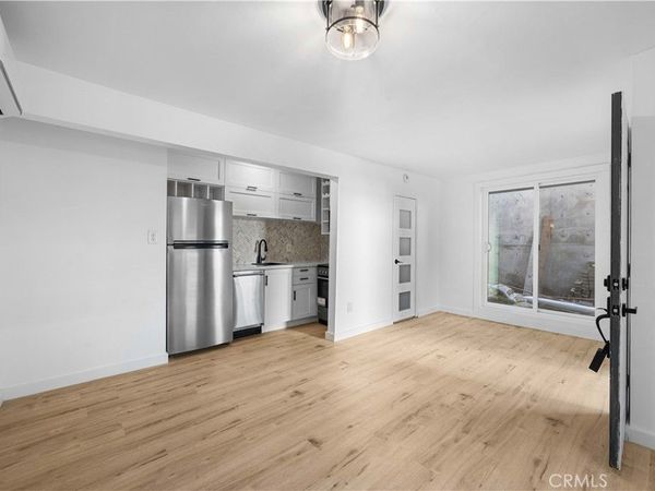 1303 N Beverly Glen Boulevard, Los Angeles, CA 90077