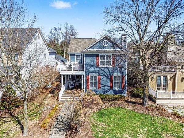 4 Riverbank Drive , Beverly Hills Vlg, MI 48025