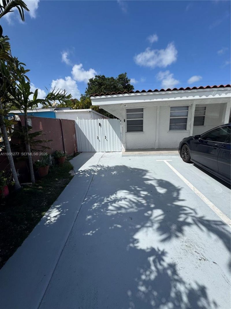 10245 SW 37th Ter , Unit B, Miami, FL 33165 Photo