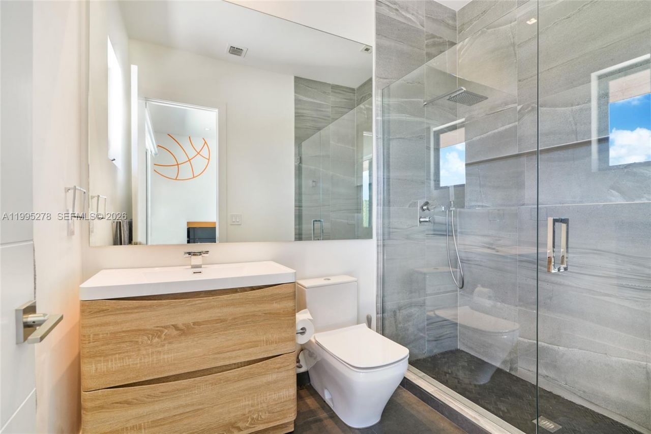 7210 S Prestwick Pl , Unit 1, Miami Lakes, FL 33014 Photo