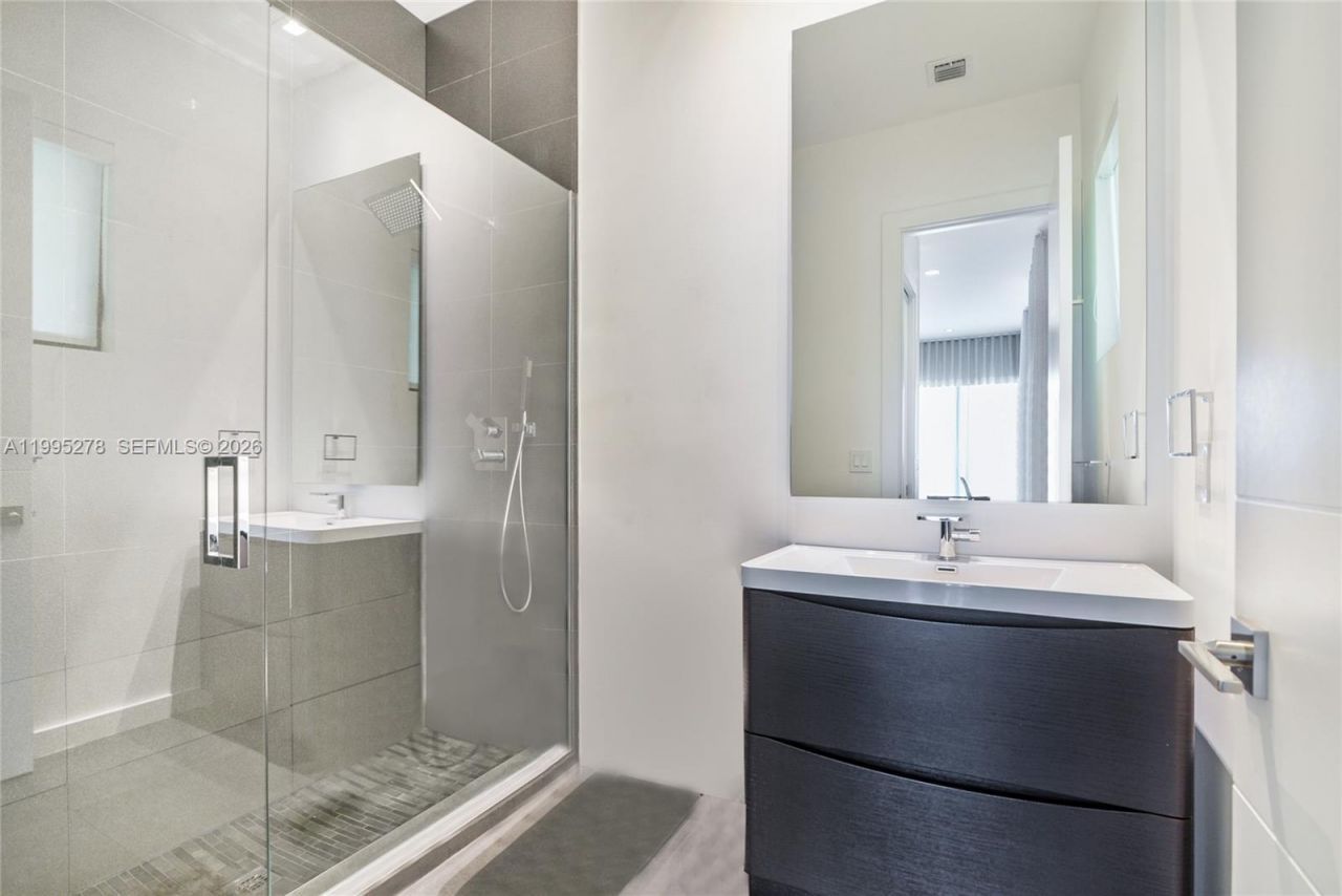 7210 S Prestwick Pl , Unit 1, Miami Lakes, FL 33014 Photo