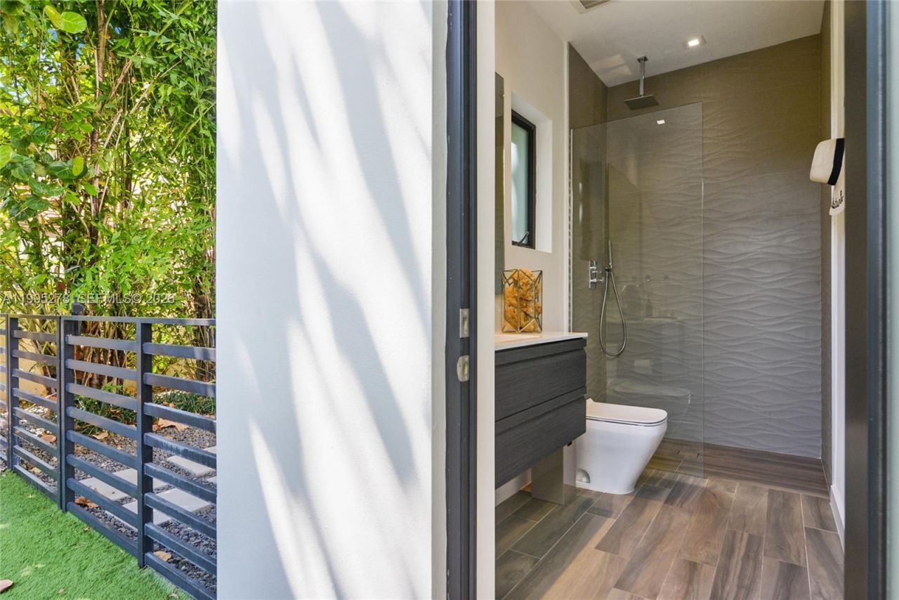 7210 S Prestwick Pl , Unit 1, Miami Lakes, FL 33014 Photo