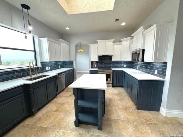 443 BRIDLEGATE BLVD, Bandera, TX 78003
