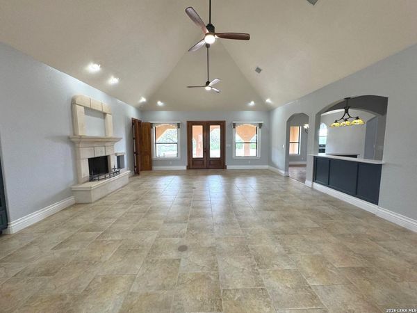443 BRIDLEGATE BLVD, Bandera, TX 78003