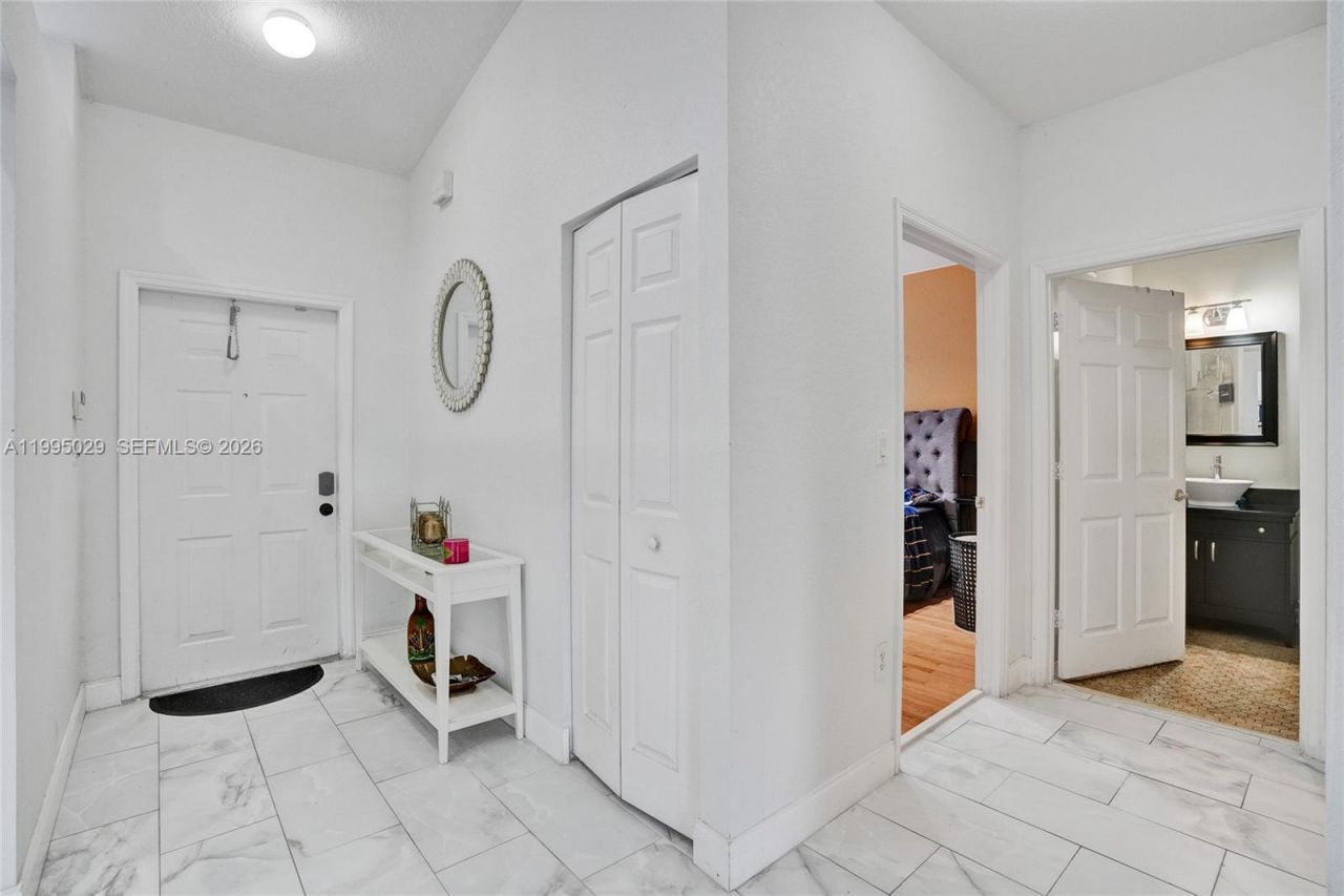 2441 E Aragon Blvd, Unit 5, Sunrise, FL 33313 Photo