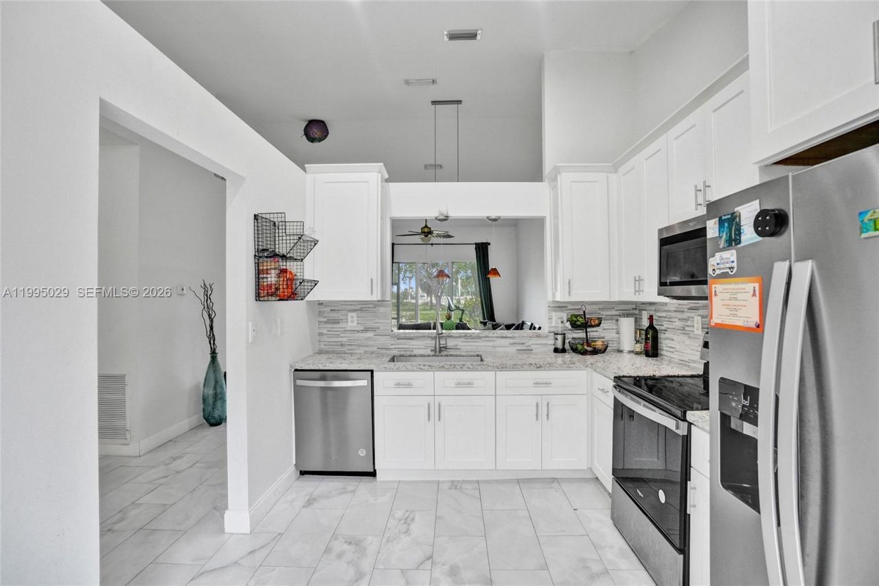 2441 E Aragon Blvd, Unit 5, Sunrise, FL 33313 Photo