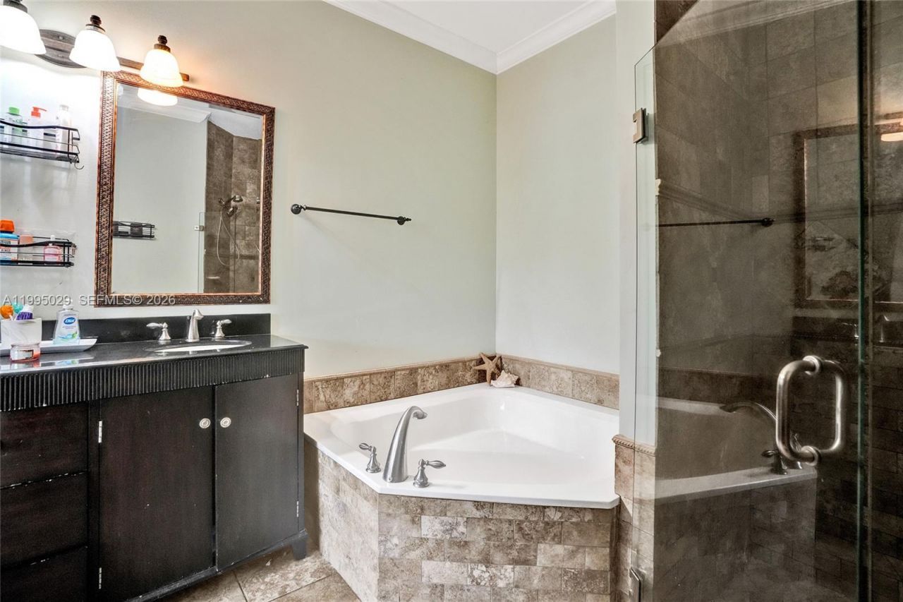 2441 E Aragon Blvd, Unit 5, Sunrise, FL 33313 Photo