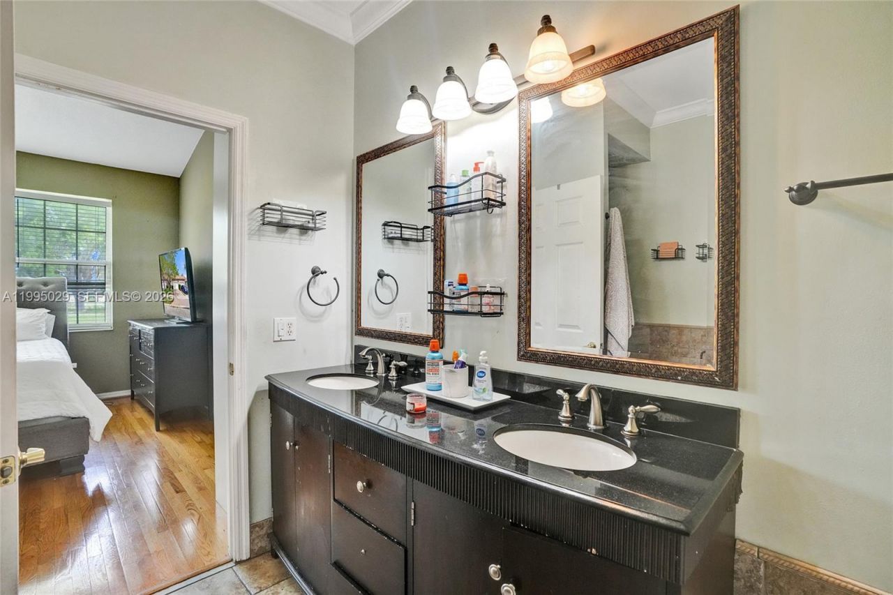 2441 E Aragon Blvd, Unit 5, Sunrise, FL 33313 Photo