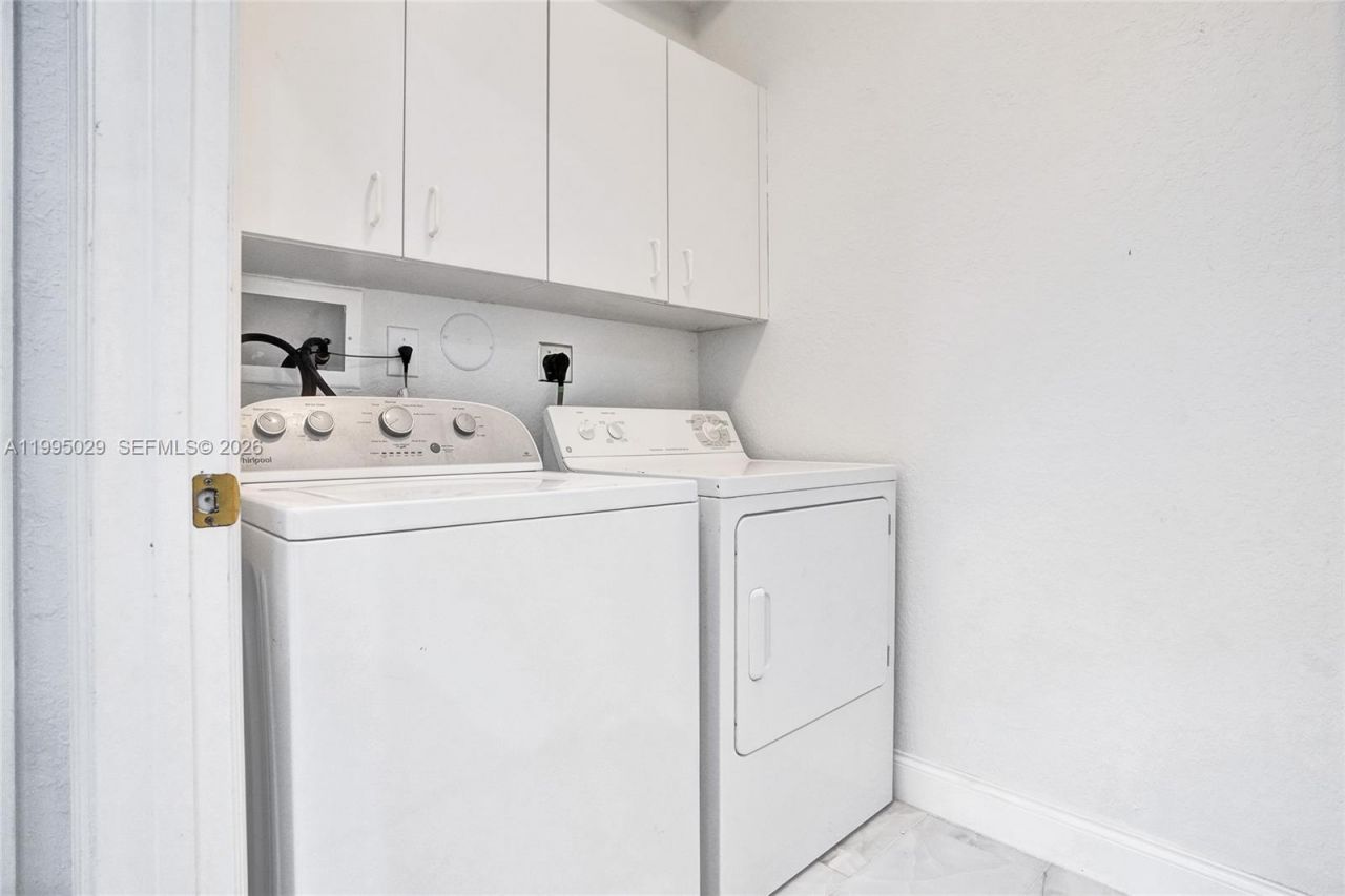 2441 E Aragon Blvd, Unit 5, Sunrise, FL 33313 Photo