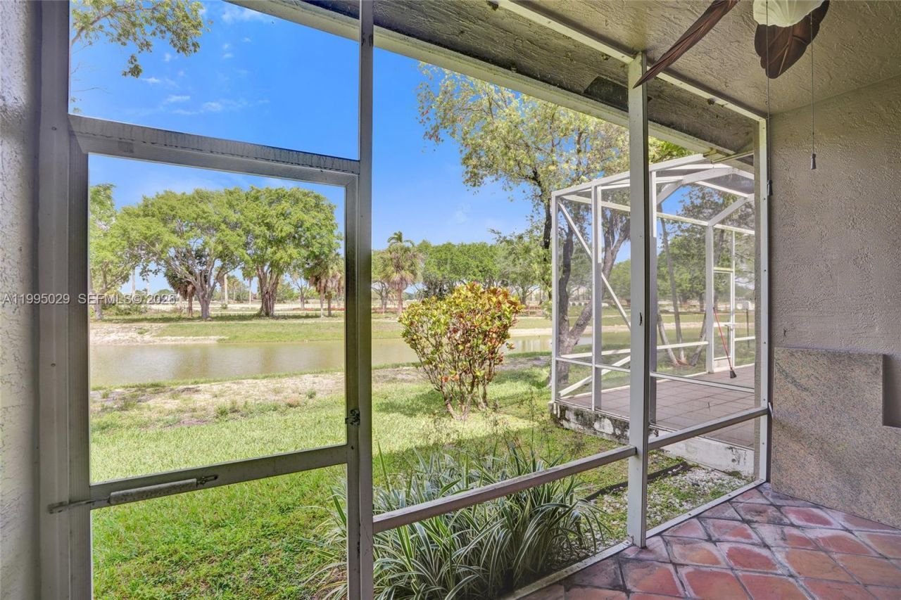 2441 E Aragon Blvd, Unit 5, Sunrise, FL 33313 Photo