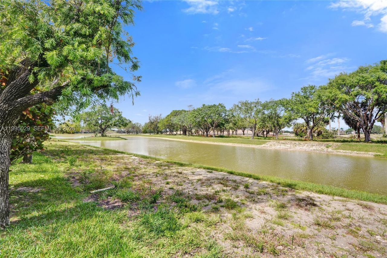 2441 E Aragon Blvd, Unit 5, Sunrise, FL 33313 Photo