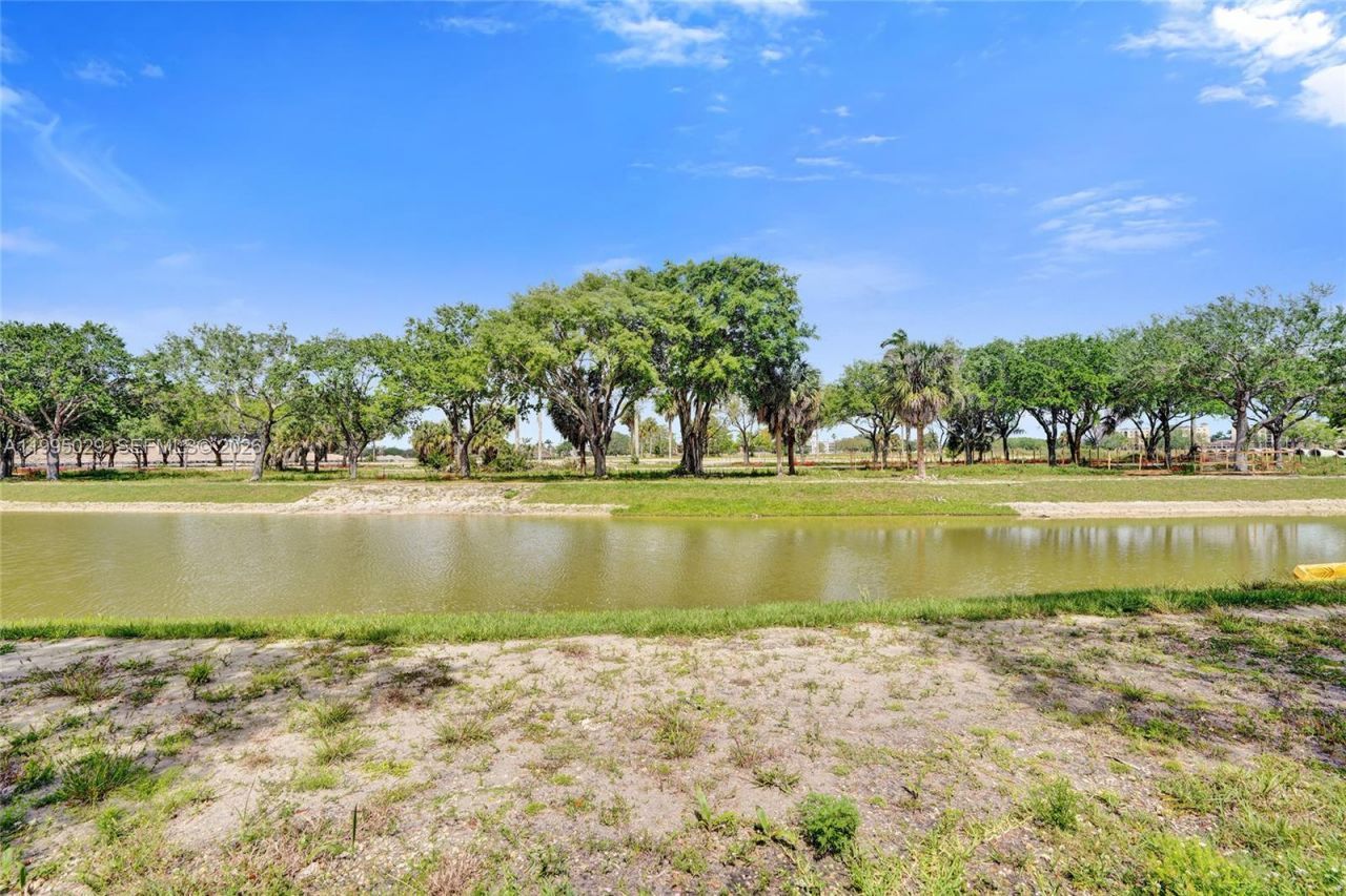 2441 E Aragon Blvd, Unit 5, Sunrise, FL 33313 Photo