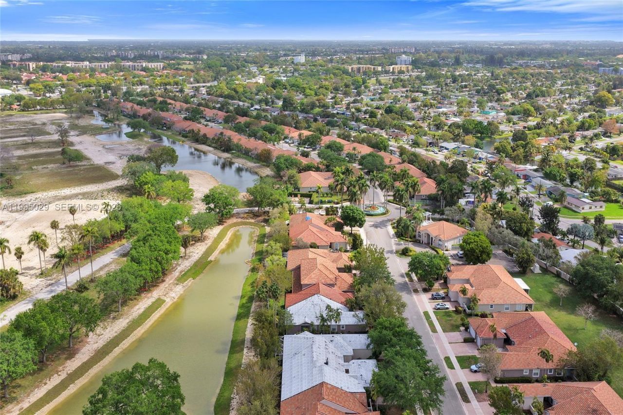 2441 E Aragon Blvd, Unit 5, Sunrise, FL 33313 Photo