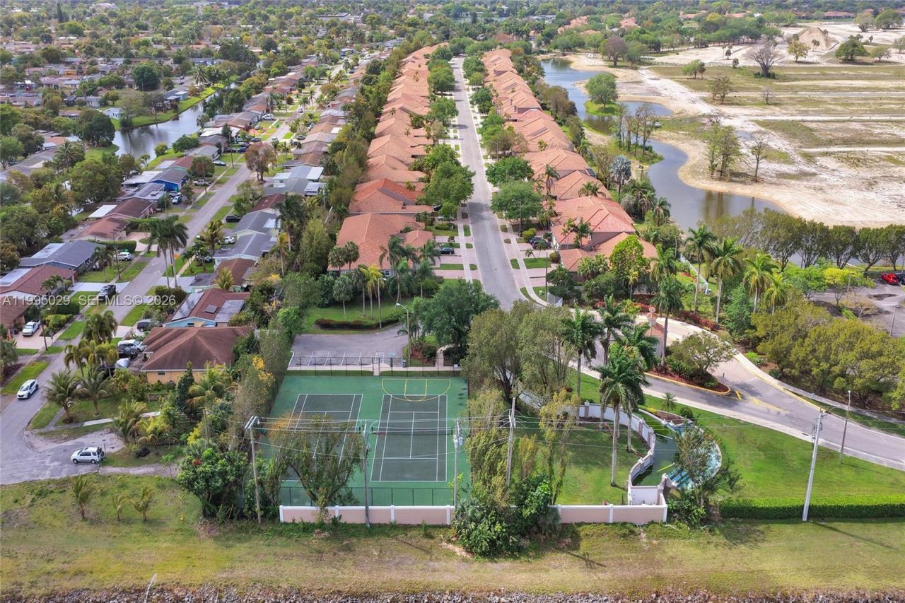 2441 E Aragon Blvd, Unit 5, Sunrise, FL 33313 Photo