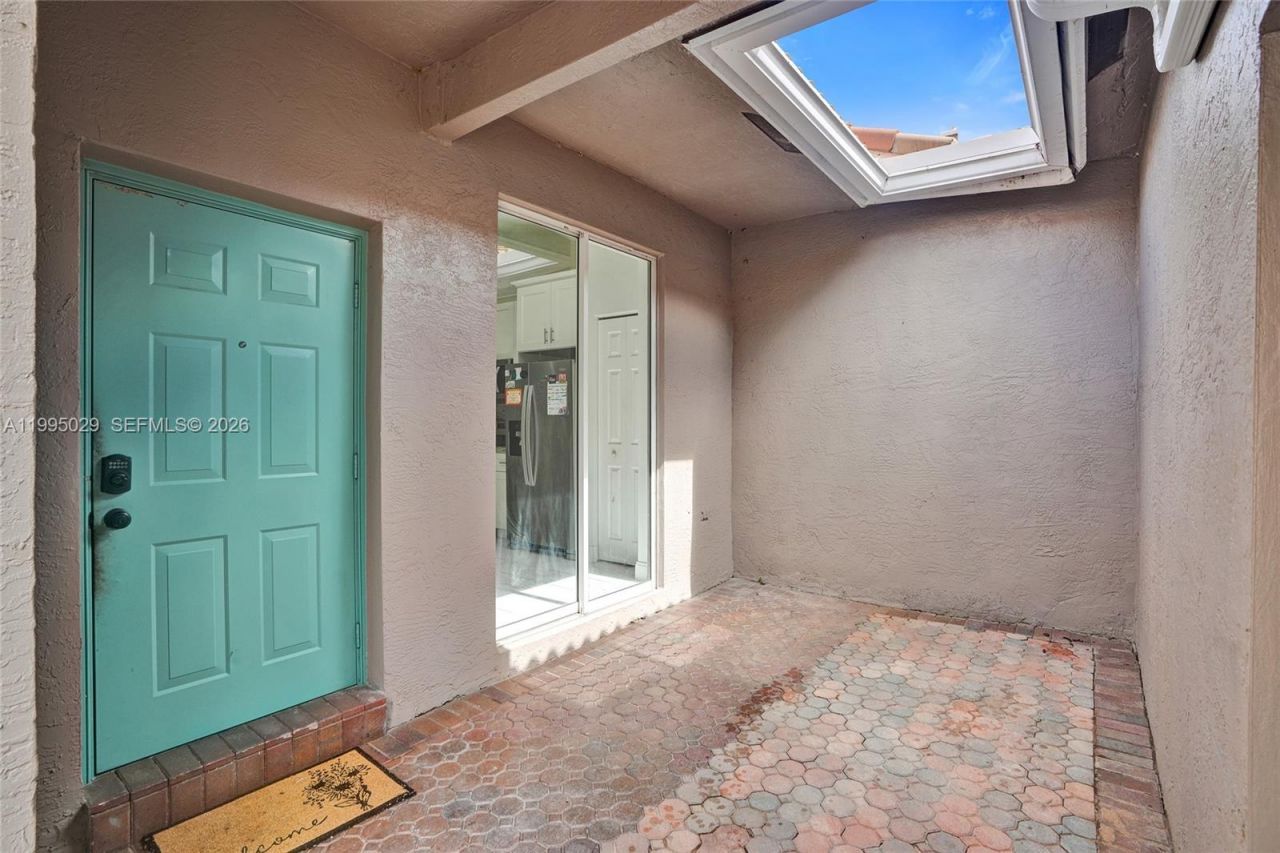 2441 E Aragon Blvd, Unit 5, Sunrise, FL 33313 Photo