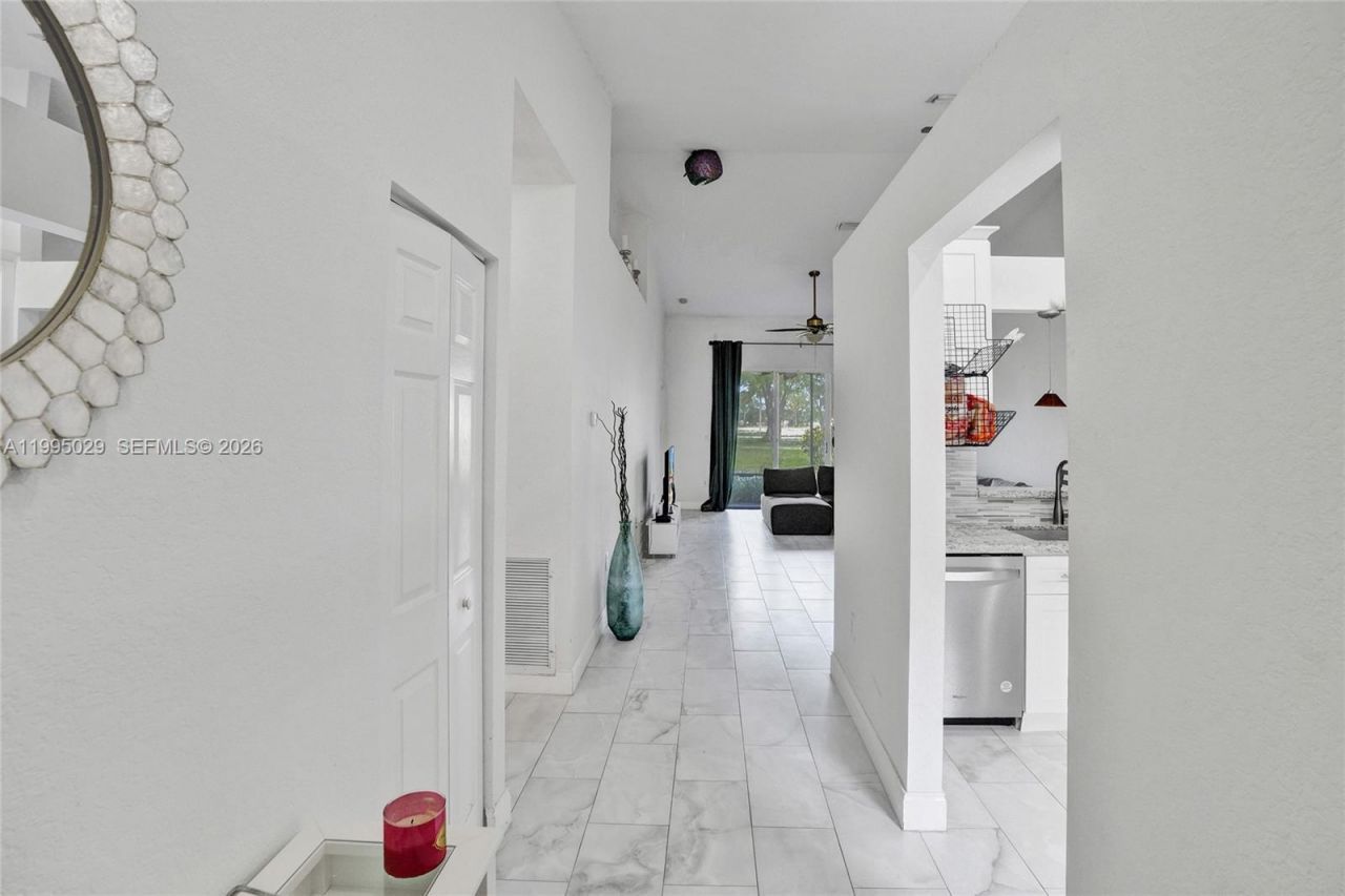 2441 E Aragon Blvd, Unit 5, Sunrise, FL 33313 Photo