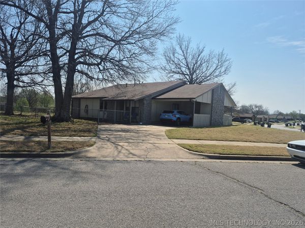 8247 117th East Avenue , Owasso, OK 74055