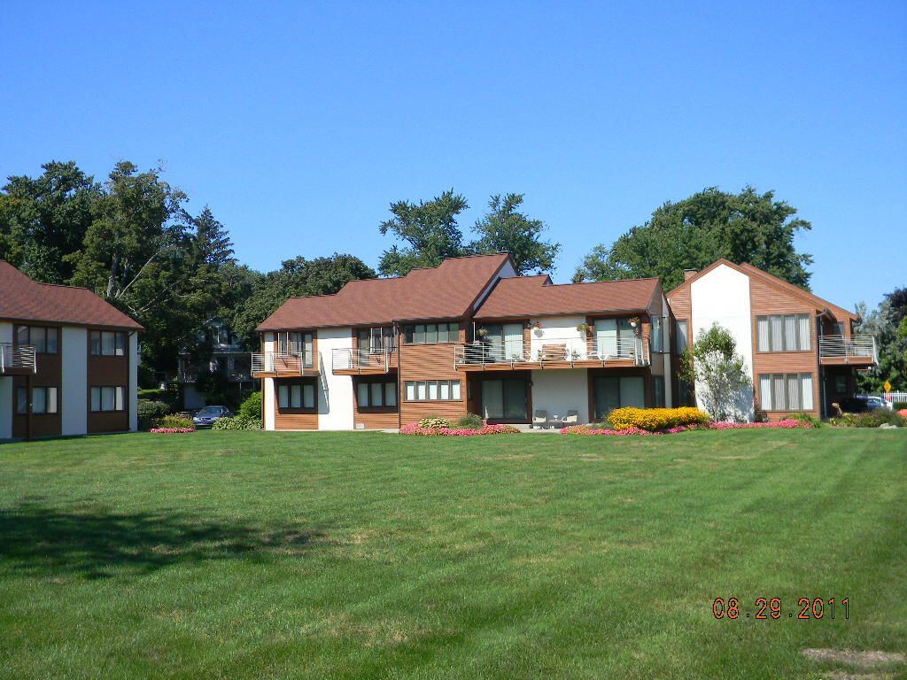 1131 S Shore Drive, Holland, MI 49423 Main Photo