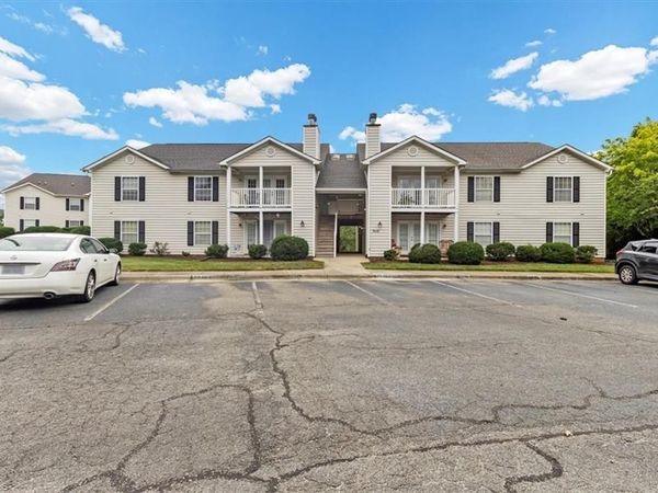7117 W Friendly Avenue, Unit H, Greensboro, NC 27410