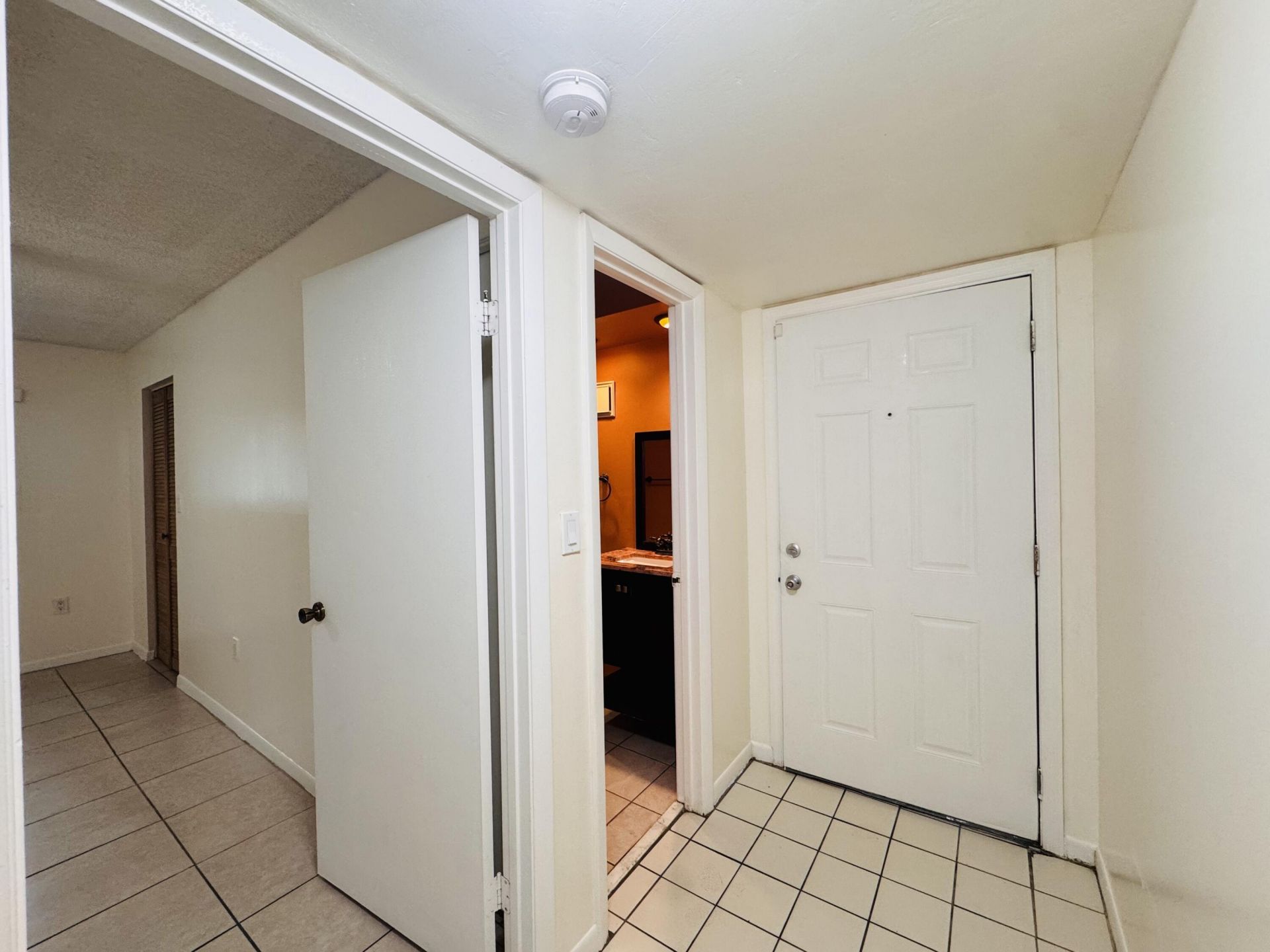 20681 NE 4th Place, Unit 105, Miami, FL 33179 Photo