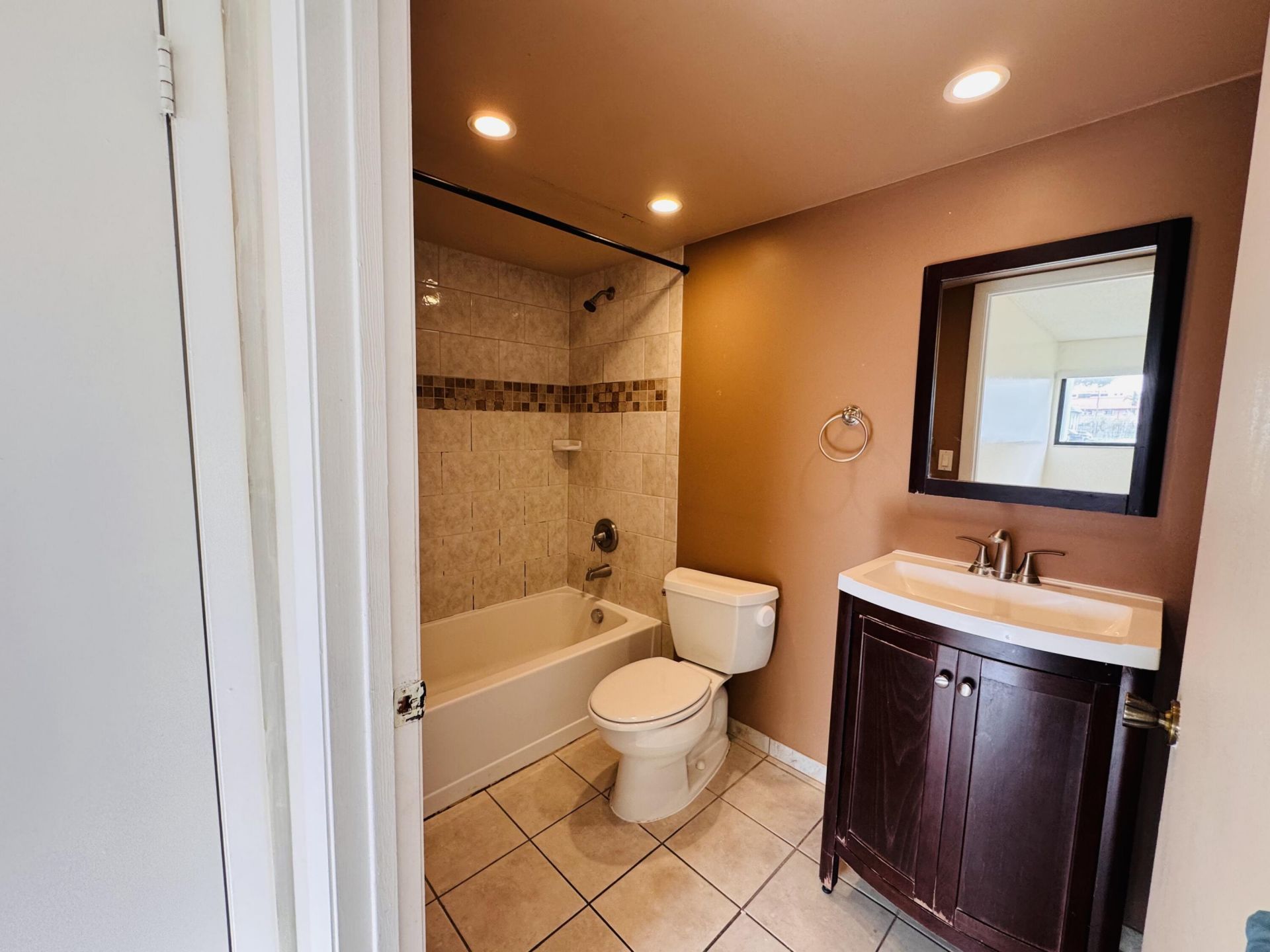 20681 NE 4th Place, Unit 105, Miami, FL 33179 Photo