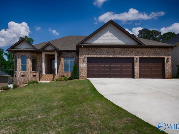 1311 Camellia Court Circle, Huntsville, AL 35803