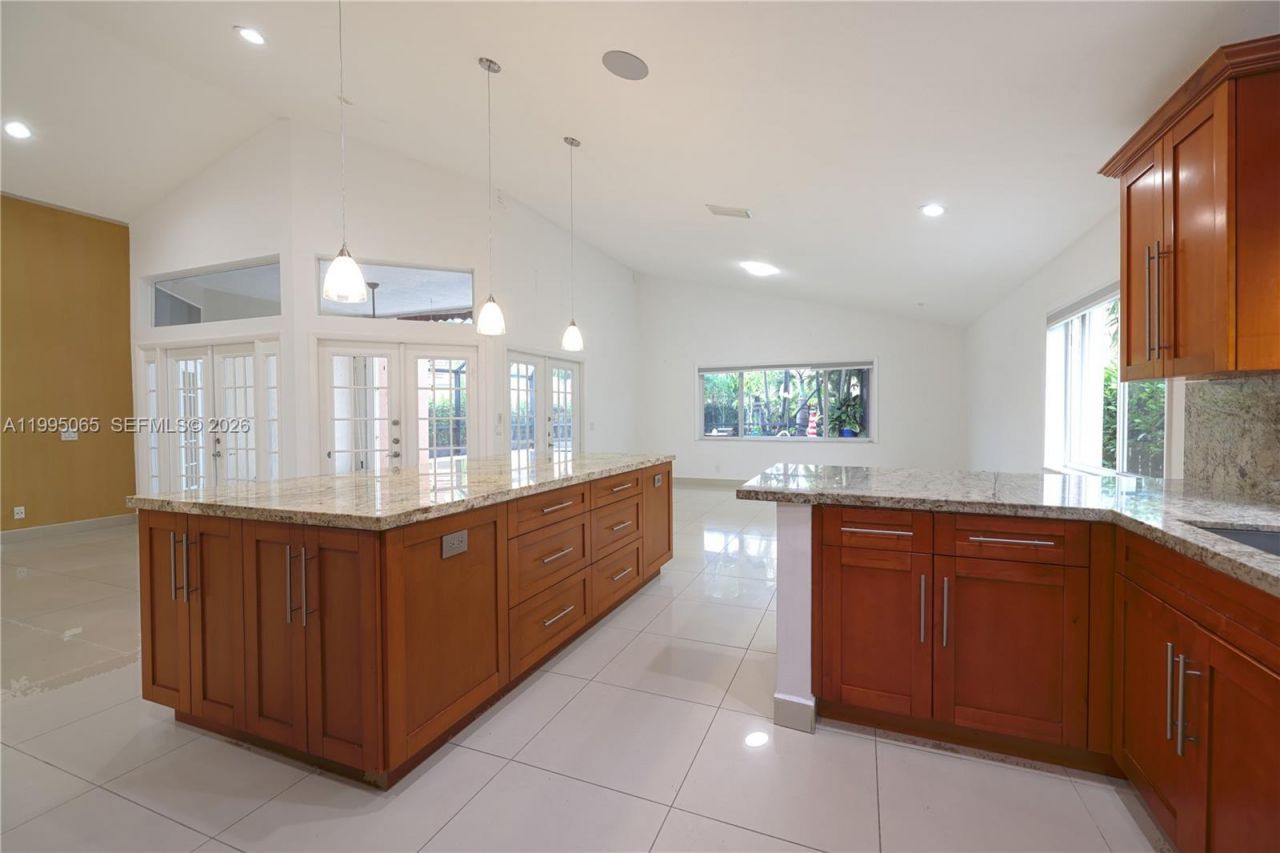 499 Cambridge Ln, Weston, FL 33326 Photo