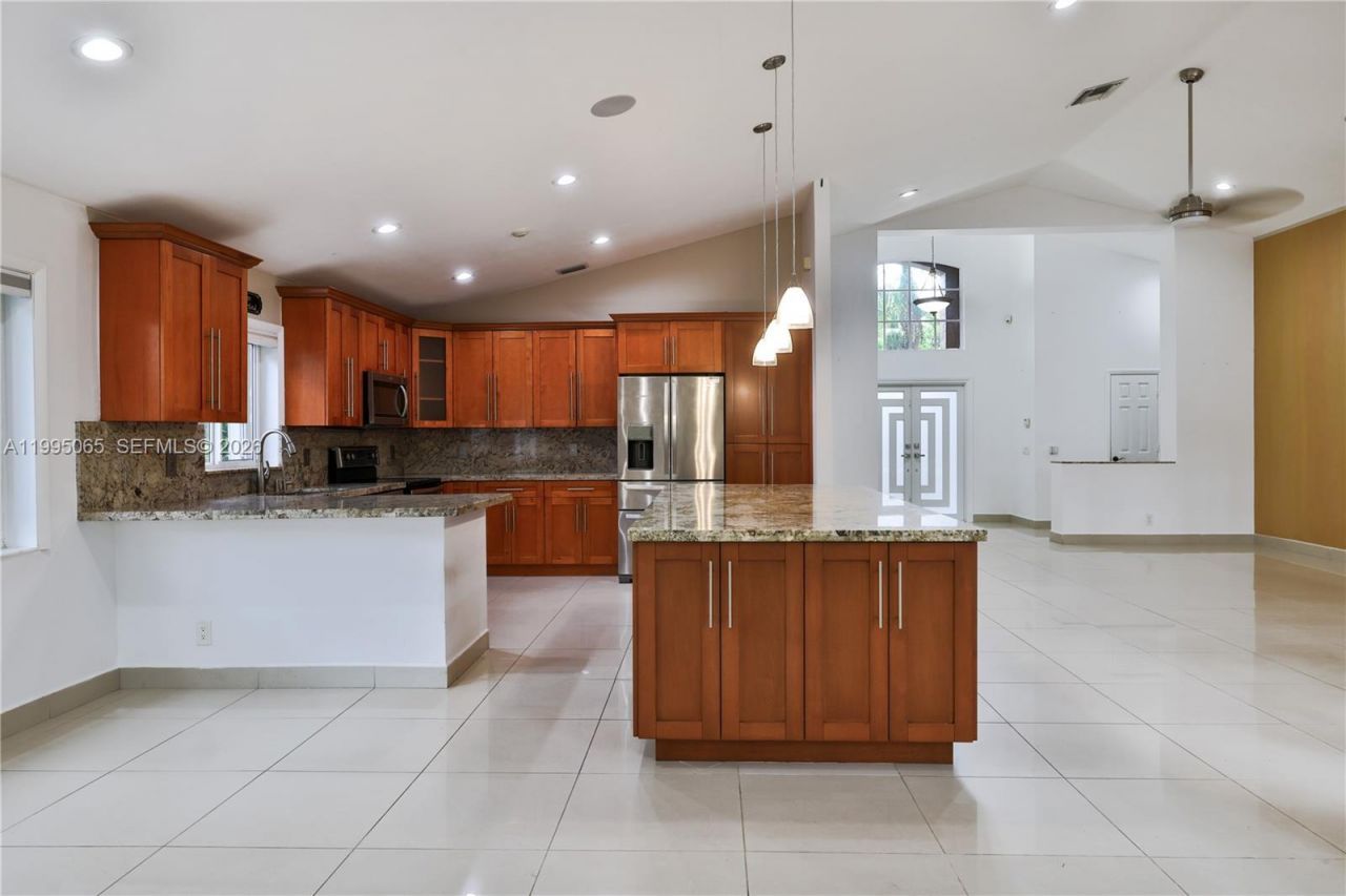 499 Cambridge Ln, Weston, FL 33326 Photo